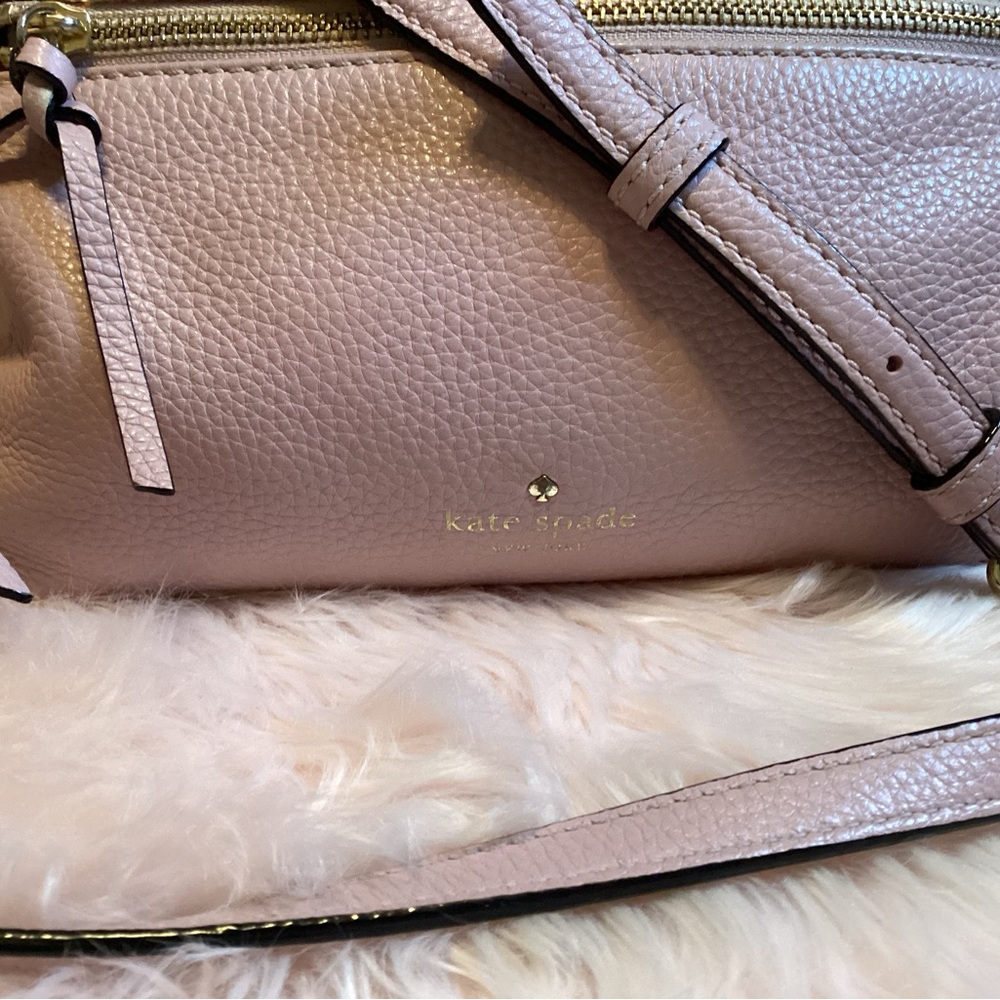 Kate Spade Light Pink pebbled leather Crossbody Bag EUC - Picture 2 of 7